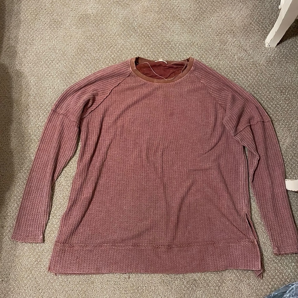 maroon pull over